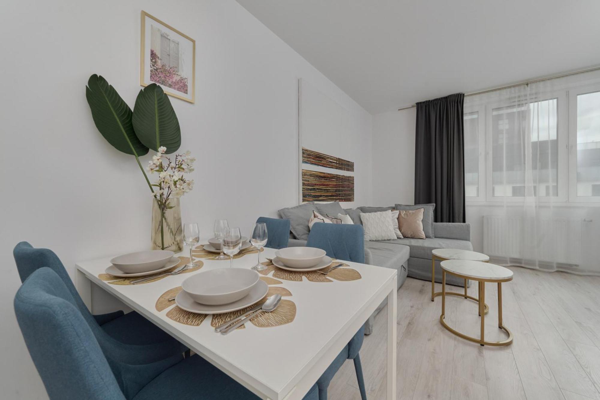 Luxurious Apartments With Balcony & Parking Gwiazdzista Wroclaw By Noclegi Renters Exterior photo