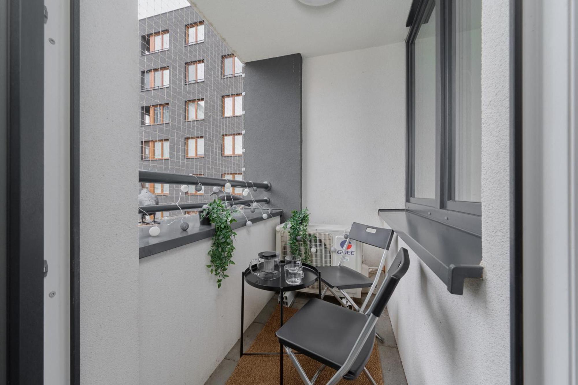 Luxurious Apartments With Balcony & Parking Gwiazdzista Wroclaw By Noclegi Renters Exterior photo